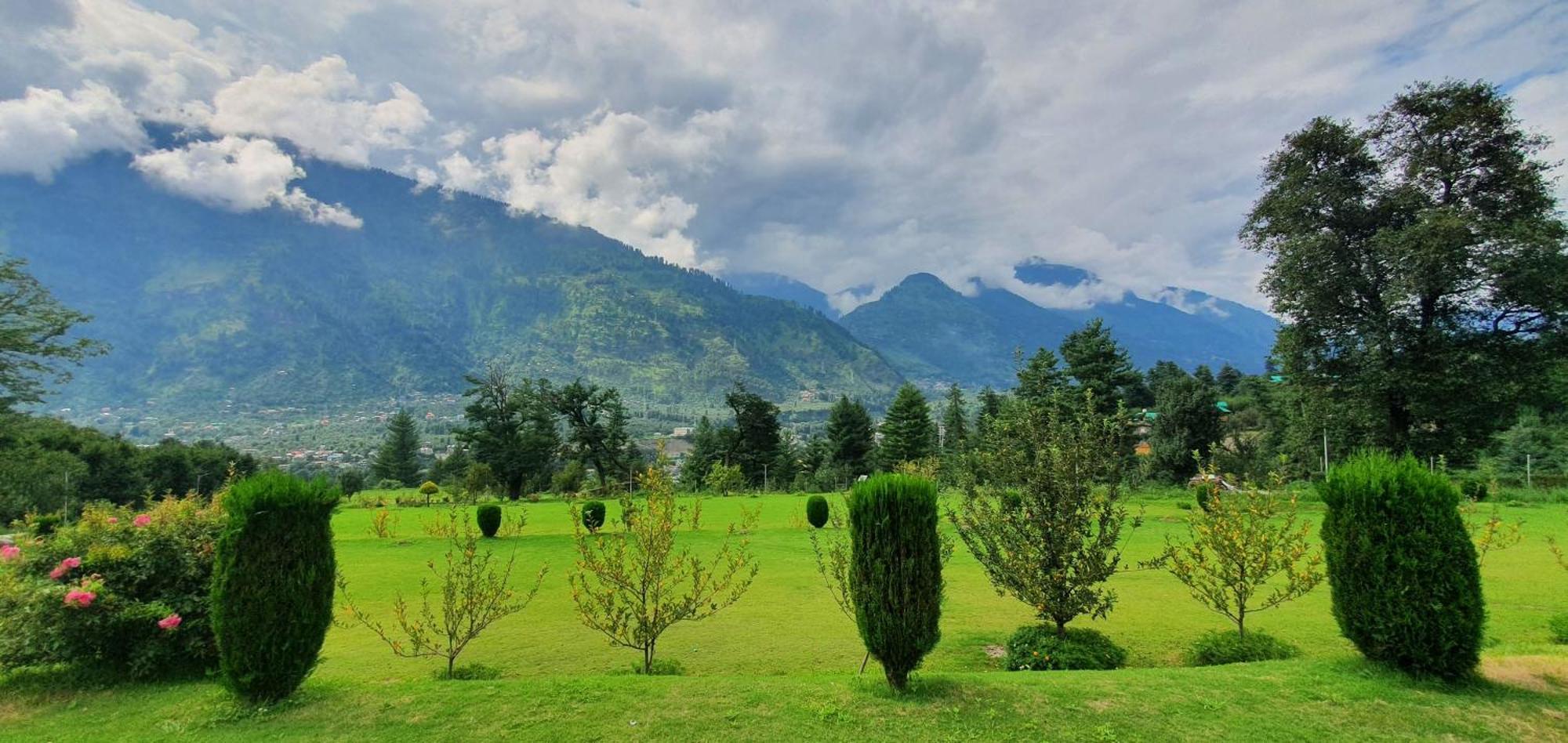Anand Vardhan Resorts Manāli Extérieur photo