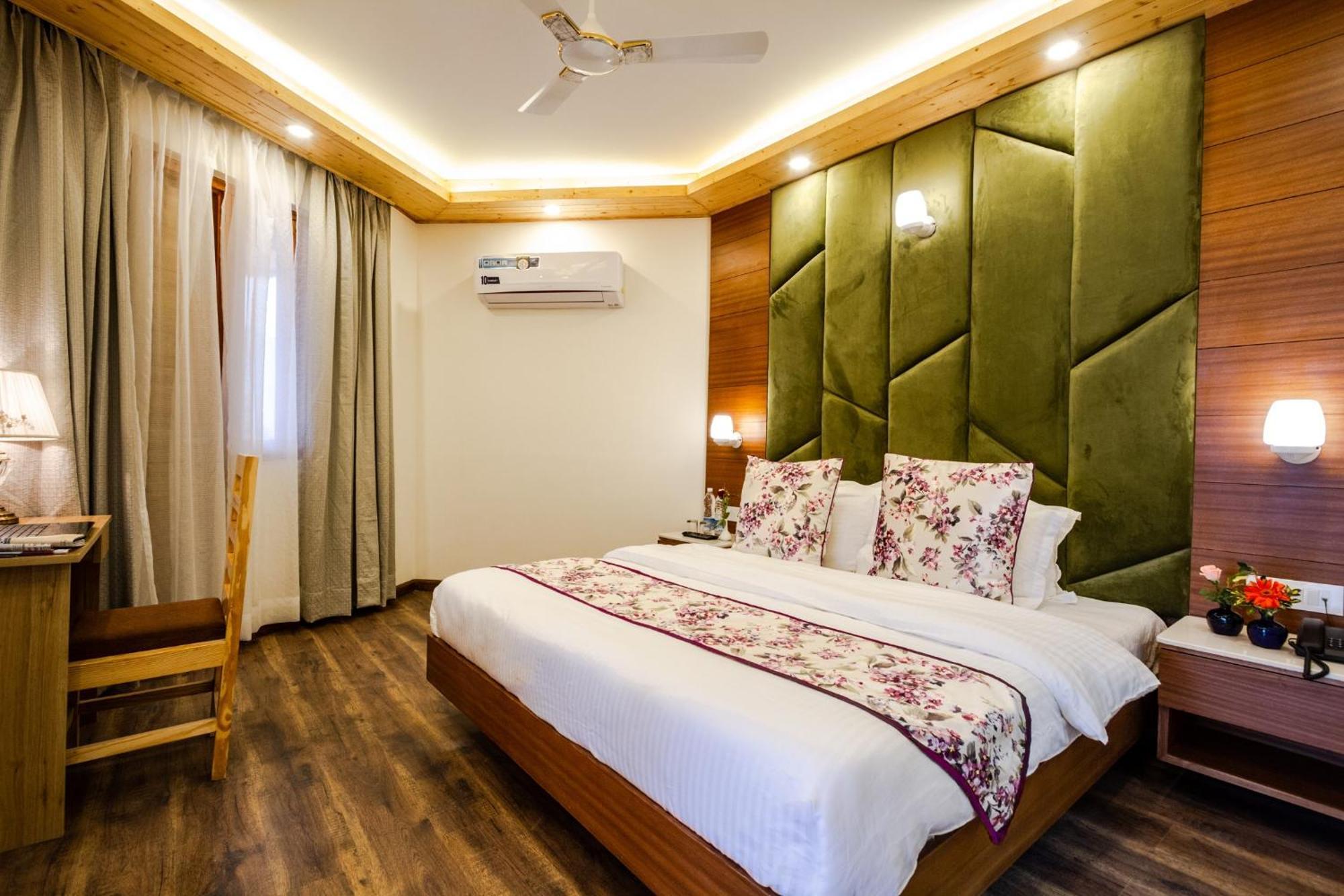 Anand Vardhan Resorts Manāli Chambre photo