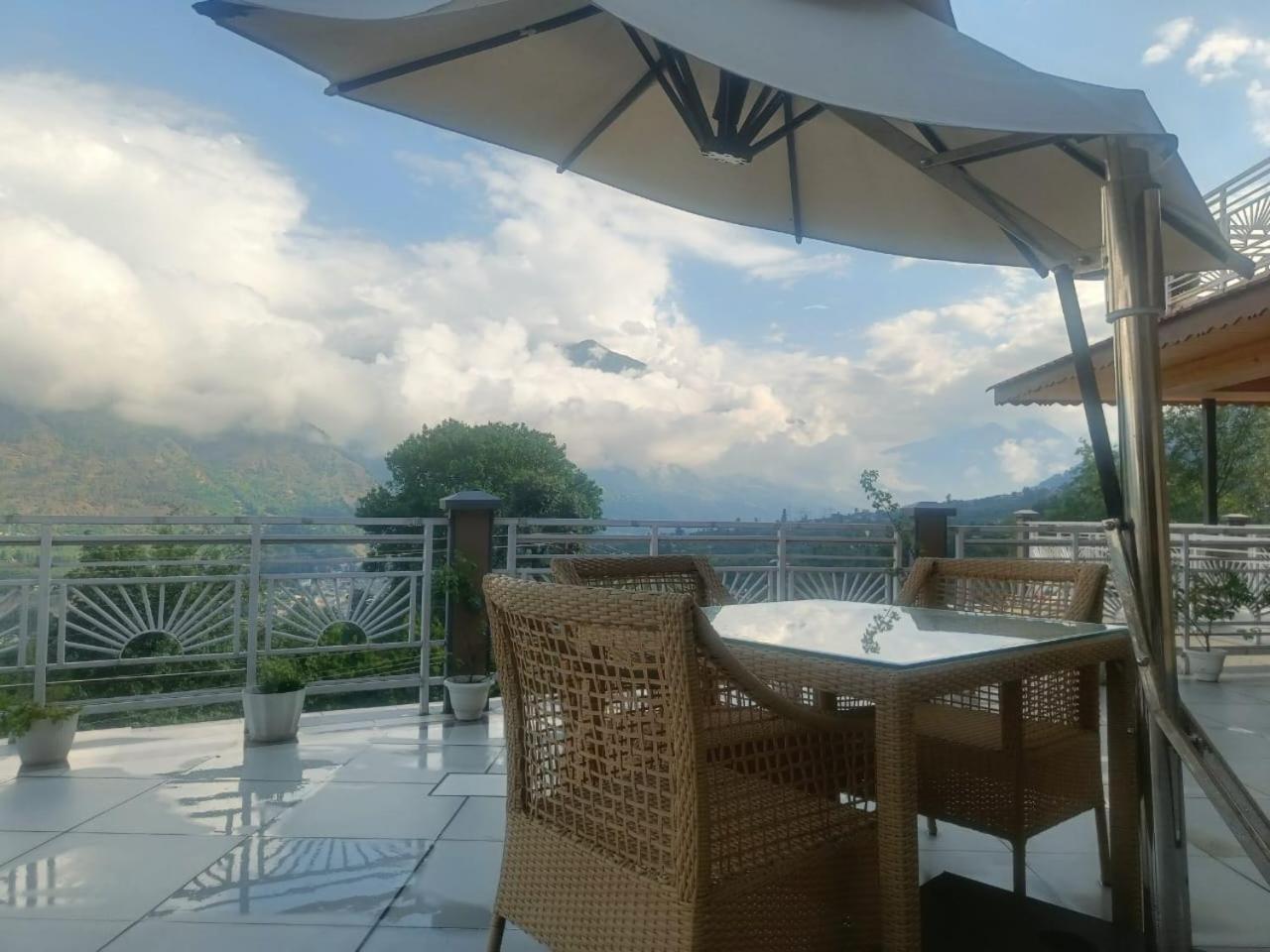 Anand Vardhan Resorts Manāli Extérieur photo