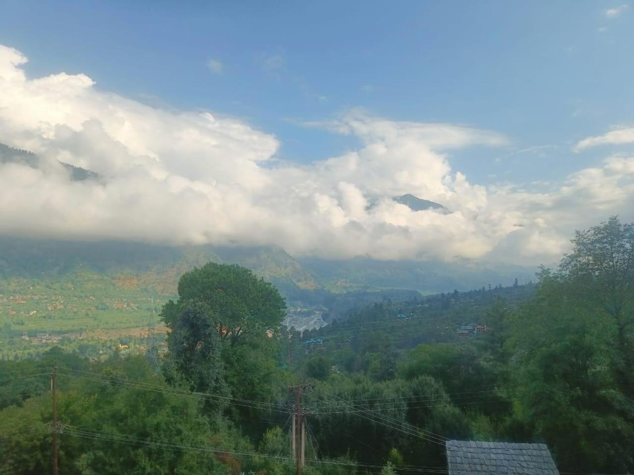 Anand Vardhan Resorts Manāli Extérieur photo