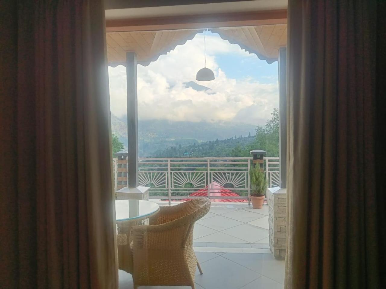 Anand Vardhan Resorts Manāli Extérieur photo