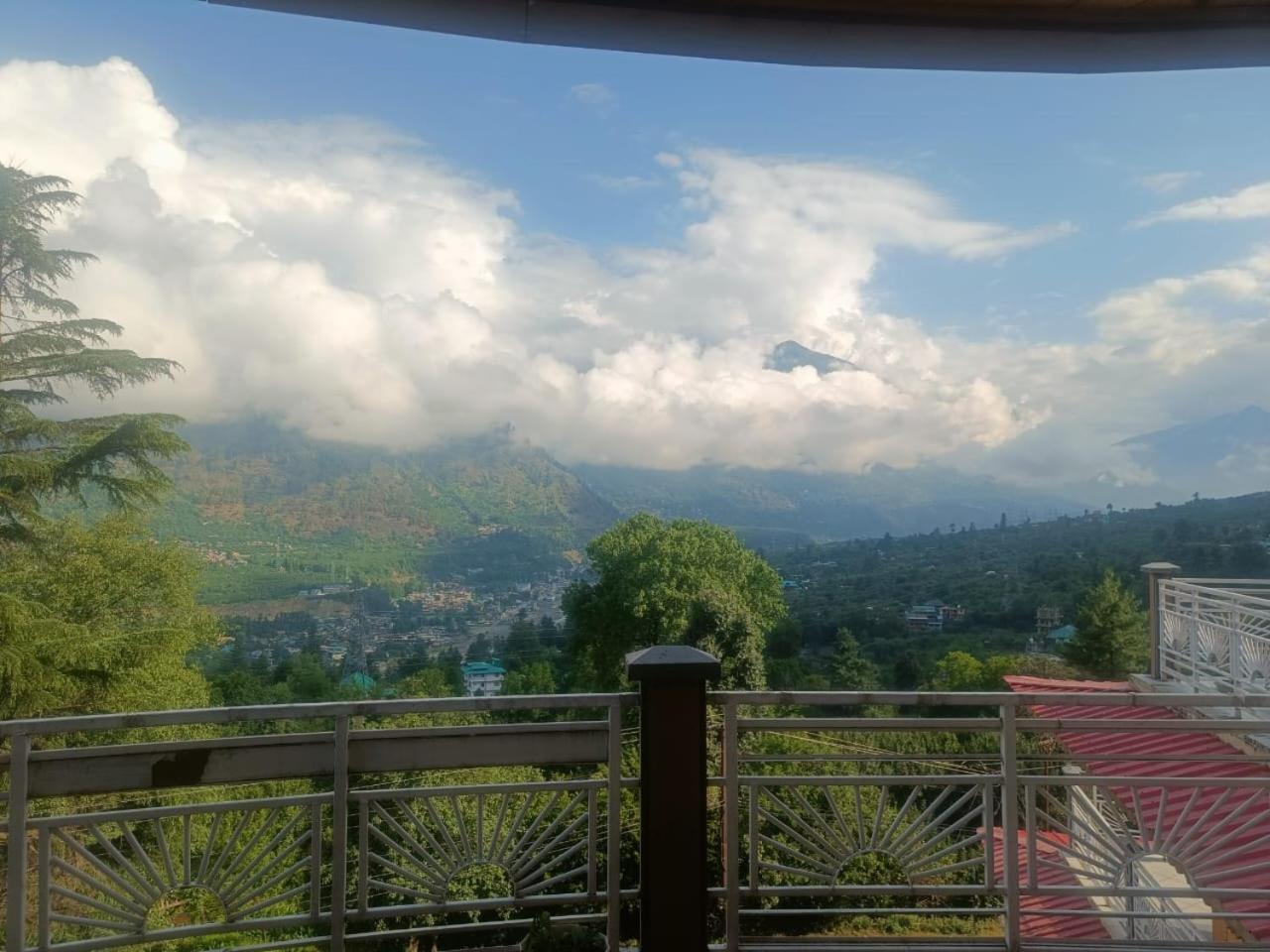 Anand Vardhan Resorts Manāli Extérieur photo